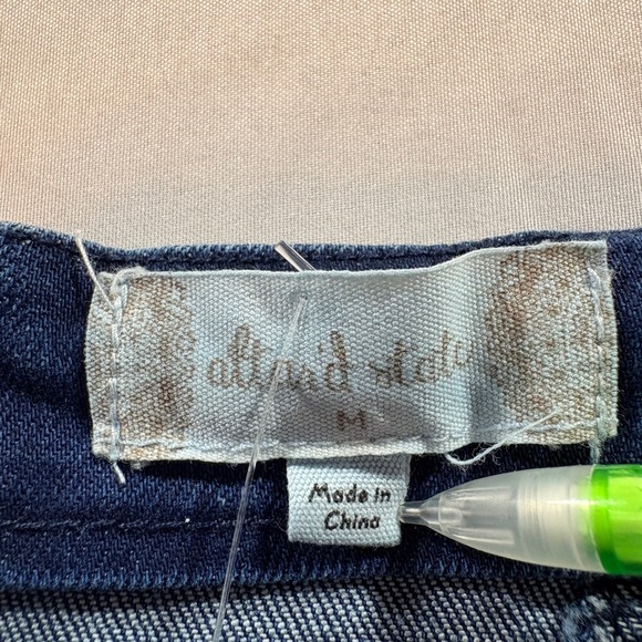 Altar'd State Dark Wash Denim Mini Skirt High Waisted Curved Hem Blue Size M New - Picture 4 of 8